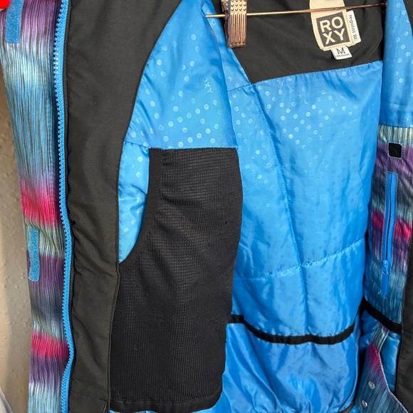 Roxy Vibrant Striped Women’s Puffer Cold Weather Jacket - Picture 6 of 16